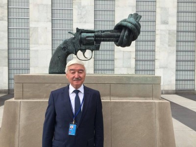 
                    Разведчиками не рождаются
                