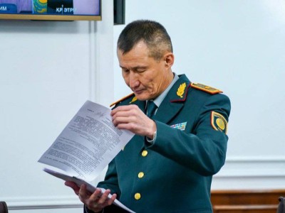 
                    Глава МЧС Шарипханов выехал на место ЧП на шахте в Караганде
                