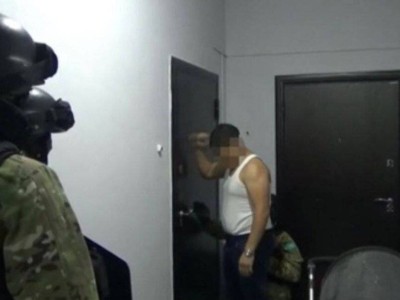 
                    Более 20 молодых маргиналов с оружием, боеприпасами и наркотиками задержали в Темиртау
                
