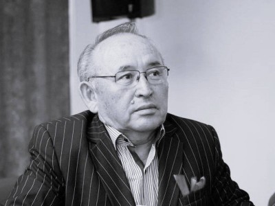 
                    Токаев выразил соболезнования в связи с кончиной поэта Несипбека Айтулы
                