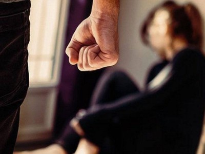 
                    Единый телефон доверия для жертв бытового насилия и буллинга появился в Казахстане
                