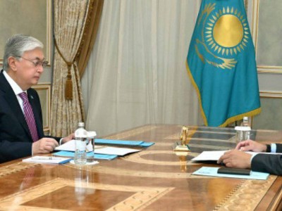 
                    Президент дал ряд поручений акиму Алматы
                