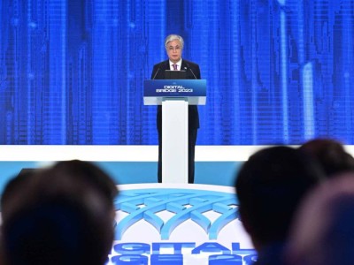 
                    Президент: Необходимо обеспечить нормативное регулирование искусственного интеллекта
                