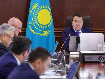 
                    Правительство обещает помочь сельхозпроизводителям
                