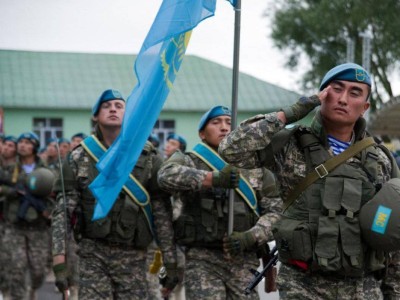 
                    Казахстанские военнослужащие отправились в Кыргызстан на учения ОДКБ
                