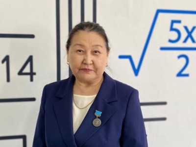 
                    Алматинская учительница влюбила в царицу наук сотни учеников
                