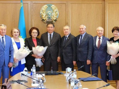 
                    Аким Алматы поручил расширить меры поддержки пенсионеров и увеличить финансирование Совета ветеранов
                