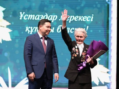 
                    В Алматы поздравили учителей
                