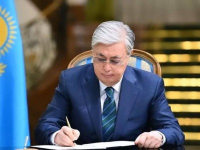 
                    Президент Казахстана подписал закон о введении института петиций
                