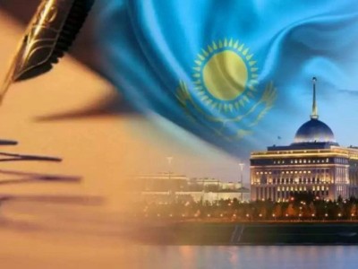 
                    Президент подписал закон об общественном контроле
                