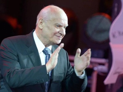 
                    Скончался Николай Добронравов
                