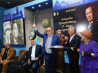 
                    Песню любви я пою
                