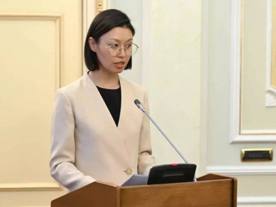 
                    Президент освободил от должностей четырех министров
                