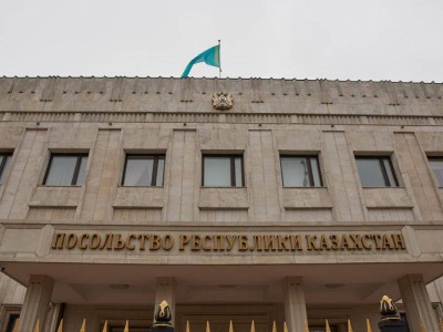
                    Консульский отдел посольства Казахстана в Москве приостановит работу
                