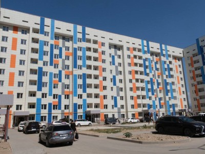 
                    Ключи от квартир в мкр. «Жас Канат» в Алматы получили свыше 400 семей
                