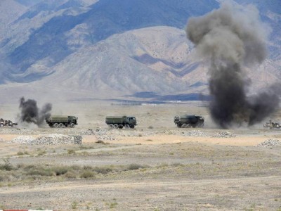 
                    Казахстан и Кыргызстан провели военные учения
                