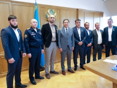 
                    В Алматы от имени Президента РК наградили граждан, спасших людей во время пожара в «Аккенте»
                