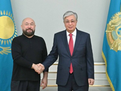 
                    О чем рассказал известный кинорежиссер Токаеву
                