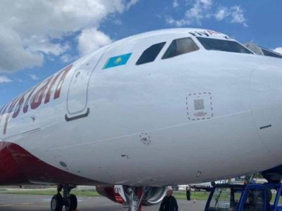 
                    Казахстанский лоукостер пополнился самолетом Airbus A320
                