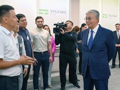 
                    Токаев рассказал, какие надежды возлагает на молодежь
                