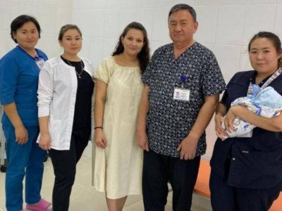 
                    После трансплантации печени пациентка благополучно стала мамой
                