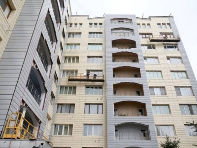 
                    До конца 2023 года капитальный ремонт будет проведен в 100 многоквартирных жилых домах Алматы
                