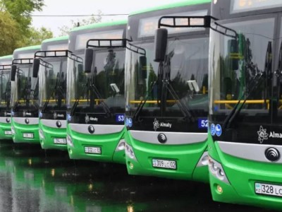 
                    100 новых автобусов запустят в Алматы до начала учебного года
                