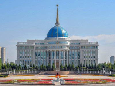 
                    Президент принял председателя Мажилиса Ерлана Кошанова
                