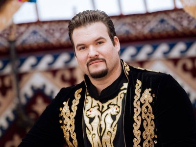 
                    Известный домбрист и певец Олег Никитин рассказал, как отметит 20-летие своей творческой деятельности
                