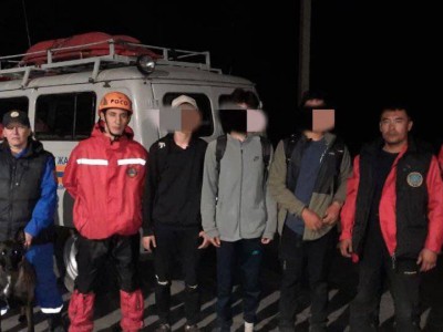 
                    В горах Алматы спасатели помогли трем подросткам вернуться домой
                