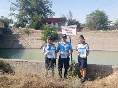 
                    Что делать, если вас унесло течением или затянуло в водоворот – советы спасателей
                