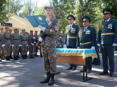 
                    Студенты военной кафедры алматинского вуза приведены к военной присяге
                