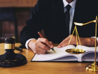 
                    Кто может рассчитывать на гарантированную государством юридическую помощь в Алматы
                