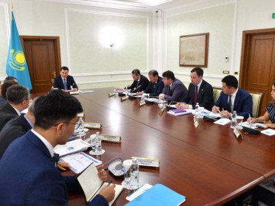 
                    Ерлан Карин встретился с руководителями государственных аналитических структур
                