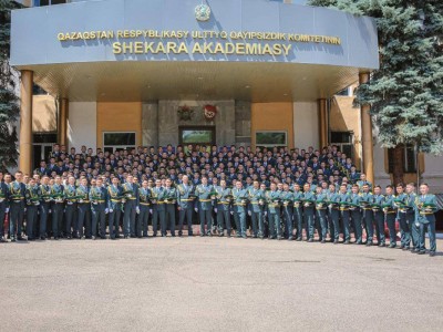 
                    Сегодня впервые состоялся совместный выпуск курсантов академий КНБ
                