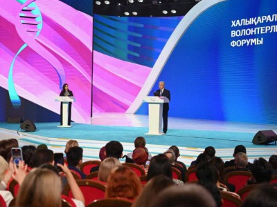 
                    Президент отметил роль волонтеров
                