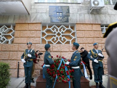 
                    В Алматы почтили память Народного героя Сагадата Нурмагамбетова
                