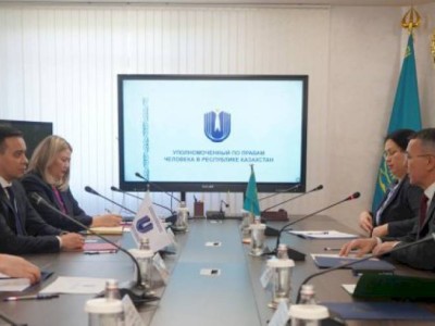 
                    Омбудсмен Казахстана Артур Ластаев провел встречу с руководством правоохранительных органов Алматы
                