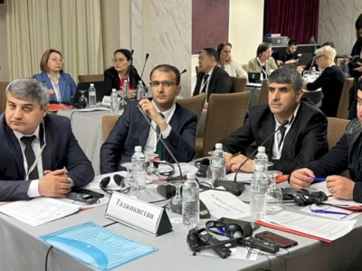 
                    В Алматы Минздрав совместно с ВОЗ обсуждает вопросы доступа к лекарствам
                