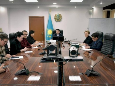 
                    Министр просвещения провел экстренное совещание в связи с буллингом и смертью подростков
                