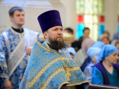 
                    Бог простит, и я прощаю: что за день Прощеное воскресенье
                