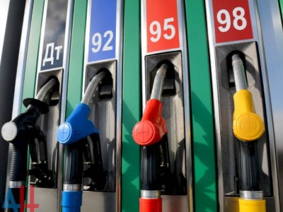 
                    Продлен запрет на вывоз нефтепродуктов автотранспортом из Казахстана
                