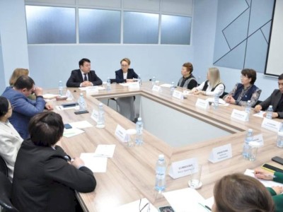 
                    Меры по борьбе с буллингом обсудил Бейсембаев с уполномоченными по правам ребенка
                
