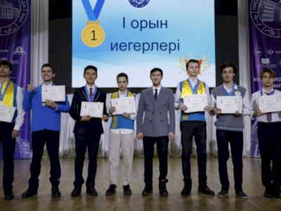 
                    Призеры Президентской Олимпиады получили образовательные гранты и именные стипендии
                