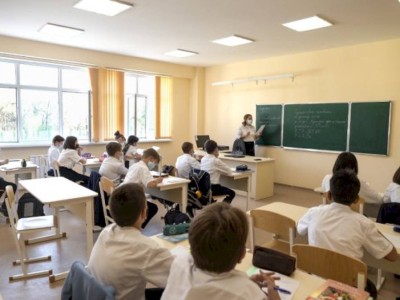 
                    Аким Алматы: Вопрос дефицита ученических мест в Наурызбайском районе полностью решим в этом году
                