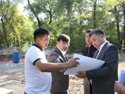 
                    Заместитель акима Алматы Аскар Амрин ознакомился с ходом работ по благоустройству скверов города
                