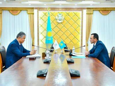 
                    Спикер Сената Парламента РК встретился с Генеральным секретарем ТЮРКСОЙ
                