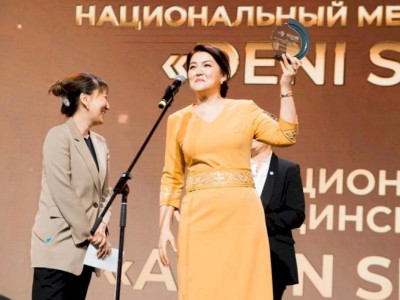 
                    Министр здравоохранения Казахстана Ажар Гиният получила награду ВОЗ
                