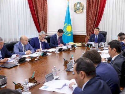 
                    Алихан Смаилов поручил продолжить работу по демонополизации экономики РК
                