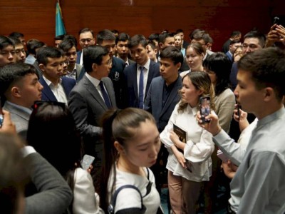 
                    Студенты должны активнее вовлекаться в жизнь вуза – Асхат Аймагамбетов
                